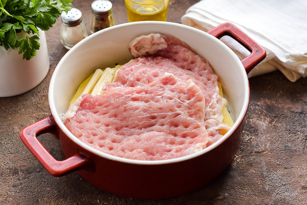Мясо по-французски из свинины в духовке  рецепт фото 5